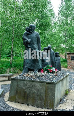 Polonia, Varsavia: Monumento a Janusz Korczak al Cimitero Ebraico su Okopowa Street. Foto Stock