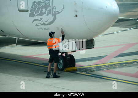 Jet del passeggero, pre controlli di volo Foto Stock