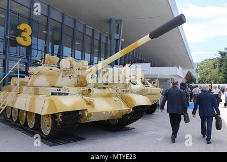 Plovdiv, Bulgaria. Il 30 maggio 2018. Un serbatoio è in mostra presso il XIII International Defence Equipment Exhibition "Hemus 2018" di Plovdiv, Bulgaria, 30 maggio 2018. Xiii International Defence Equipment Exhibition "Hemus 2018' aperta mercoledì in Plovdiv, la seconda città più grande della Bulgaria. Credito: Zhan Natalino/Xinhua/Alamy Live News Foto Stock