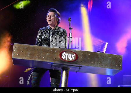 Irvine, CA, Stati Uniti d'America. 31 Maggio, 2018. Lawrence Gowan con Styx riproduce la loro prima tappa del tour in cinque punti anfiteatro a Irvine ca. il 31 maggio 2018 Credit: Dave Safley/ZUMA filo/Alamy Live News Foto Stock