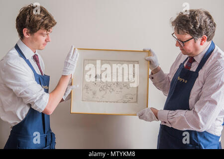 Londra, Regno Unito. Il 31 maggio 2018. La mappa originale di Winnie-the-Pooh's centinaia di acri di legno da E.H. Shepard e quattro a lungo nascosto Winnie-The originale-Pooh illustrazioni. loro asta willl terrà presso Sotheby's New Bond Street, Londra, il 10 luglio 2018. Credito: Guy Bell/Alamy Live News Foto Stock