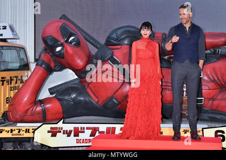 Ryan Reynolds, 29 maggio 2018, Tokyo, Giappone : attore Ryan Reynolds(R) e attrice Shioli Kutsuna frequentare il Giappone premiere per 'Deadpool 2' a Roppongi Hills a Tokyo in Giappone il 29 maggio 2018. Foto Stock