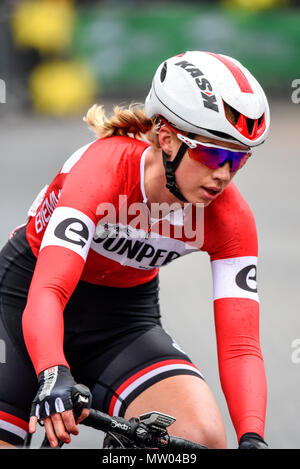 Gabriella Shaw di team NJC Biemme Echelon racing in elite donna 2018 OVO Energy Tour ciclo serie gara a Wembley, Londra, Regno Unito. Round 7 bike race Foto Stock