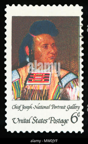 Stati Uniti - circa 1968: un timbro stampato negli Stati Uniti d'America mostra il capo di Giuseppe, leader dei Nez Perce Tribe, National Portrait Gallery, circa 1968 Foto Stock