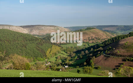 Valley vicino a Llangollen sul ferro di cavallo pass road Foto Stock