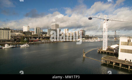 Il Tacoma Waterfront dà accesso a Thea Foss per via navigabile e inizio Bay Foto Stock