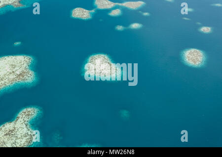 A forma di cuore ad Coral reef nel Sud Pacifico Foto Stock