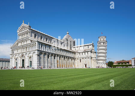 Pisa, Italia - 9 Luglio 2016: Duomo di Pisa Cattedrale di Pisa in una giornata di sole Foto Stock