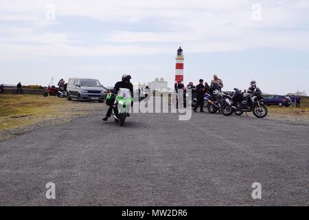 TT i visitatori godere il punto di Ayre, Isola di Man Foto Stock