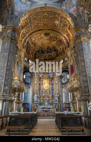 Italia, Emilia Romagna, Parma: Santuario di Santa Maria della Steccata. Affreschi sulla volta dipinta dal Parmigianino Foto Stock