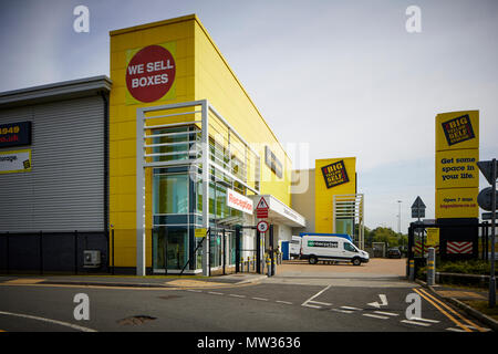 Grande giallo Self Storage in Portwood,Stockport, Cheshire. Foto Stock