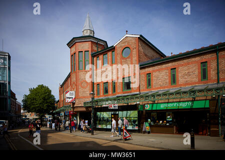 Stockport Town Center Warren Street, un pedone e area di bus Foto Stock