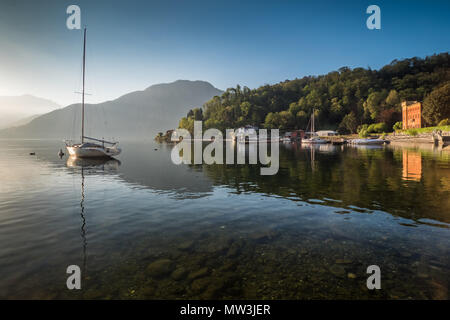 La mattina presto sul lago di Como Foto Stock