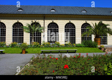 Giardino estivo nei pressi di Wilanow Palazzo Reale di Varsavia, Polonia Foto Stock