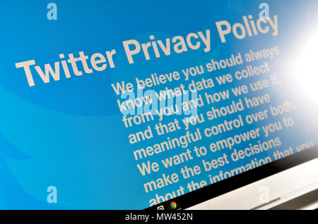 Twitter Informativa sulla Privacy pagina su un computer portatile (2018) Foto Stock