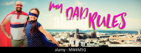 Immagine composita del padre e figlia fingendo di essere supereroe Foto Stock