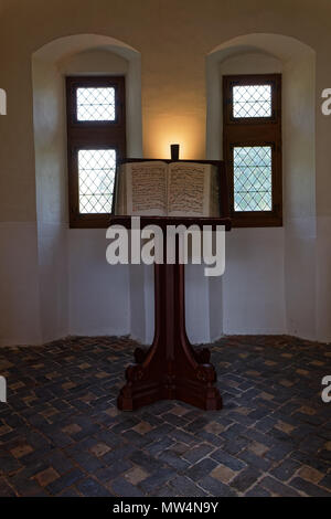 CITEAUX, Francia, 21 Maggio 2018 : camera Copist nell Abbazia di Citeaux. Citeaux abbazia fu fondata nel 1098 da un gruppo di monaci provenienti dalla Abbazia di Molesme. Durante la fre Foto Stock