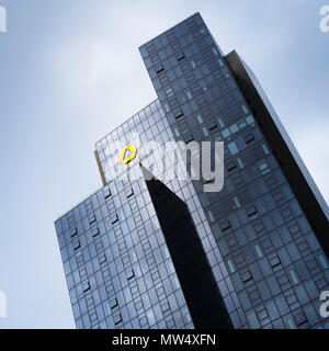 La Commerzbank Gallileo torre di uffici, un moderno 38 piani grattacielo nel quartiere Bahnhofsviertel di Frankfurt am Main, Hesse, Germania Foto Stock