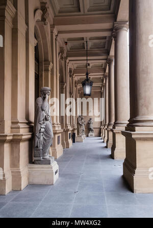 La sezione esterna della Deutsche Borse Stock Exchange building, Frankfurt am Main, Hesse Darmstadt, Germania Foto Stock