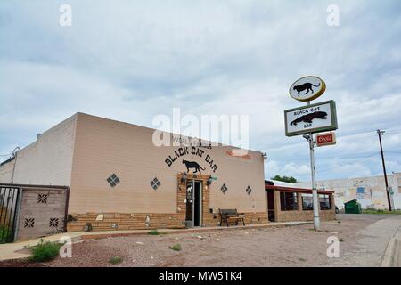 Seligman, AZ, Stati Uniti d'America - 24 Luglio 2017: Gatto Nero Bar si trova a Seligman. Seligman è una città di Route 66 in Arizona. Foto Stock