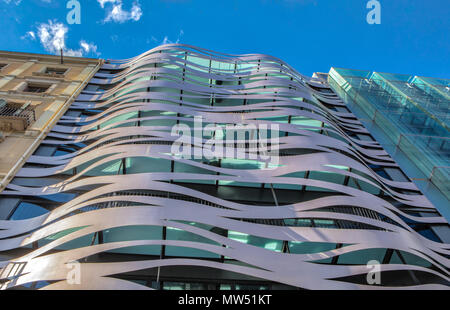 La città di Barcellona, un edificio moderno Paseig de Gracia , Spagna Foto Stock