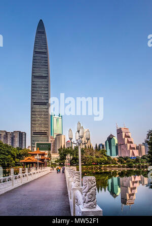 Cina, città di Shenzhen, Lizhi Park,KK 100 Tower Foto Stock