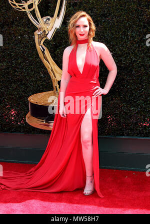 Quarantacinquesimo Giorno annuale Emmy Awards 2018 gli arrivi presso la Pasadena Civic Center a Pasadena, in California. Dotato di: Camryn Grimes dove: Los Angeles, California, Stati Uniti quando: 29 Apr 2018 Credit: Adriana M. Barraza/WENN.com Foto Stock