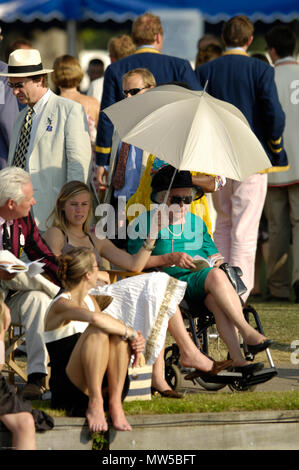 Henley, Gran Bretagna. Sabato 01/07/2006 Henley Royal Regatta, visualizzare gli spettatori, in steward Enclosure, Henley raggiungere, Inghilterra 08/07/2007 [© Foto Stock