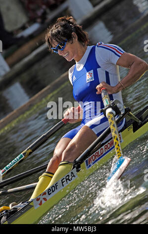 Henley, Gran Bretagna. Sabato 01/07/2006 Henley Royal Regatta, Princess Royal Challenge Cup Sophie BALMARY FRA W1X, sculling attraverso i Commissari Foto Stock