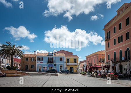 La piazza principale di Santa Teresa Gallura Sardegna, Italia Foto Stock