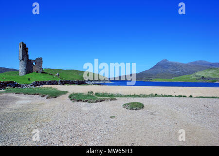 Ardvreck Castle e Loch Assynt, Sutherland, Scozia Foto Stock