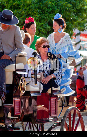 Carro trainato da cavalli, Feria de abril de Sevilla - Siviglia fiera di aprile, Siviglia, Andalusia, Spagna Foto Stock