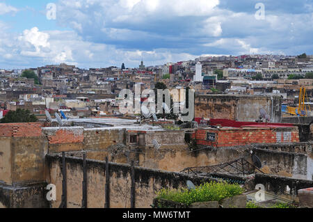 Vista sulla città vecchia di Fés in Marocco Foto Stock