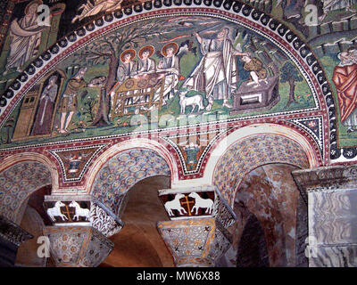 . Abramo divertente tre angeli; il sacrificio di Isacco; Basilica di San Vitale a Ravenna, Italia. Il 5 aprile 2006. Georges Jansoone 543 SanVitale20 regolato Foto Stock