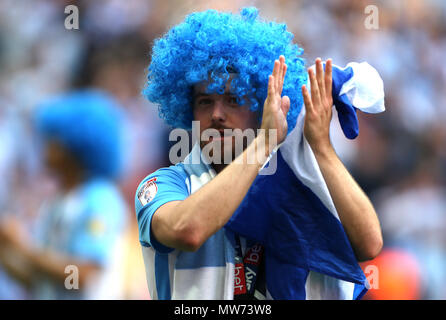 Coventry City's Marc McNulty celebra dopo la scommessa del Cielo lega due finale allo stadio di Wembley, Londra Foto Stock