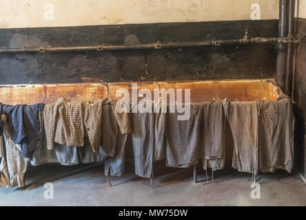 Auschwitz, Polonia - più letali tra i campi di sterminio costruito durante la Shoah, ancora oggi rimane un calcio nello stomaco per i visitatori Foto Stock