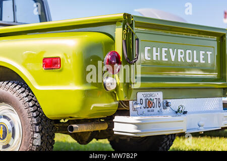 Primo piano della luce di posizione posteriore e il portellone dettagli da un 1968 Chevrolet C10 Stepside pickup. Foto Stock