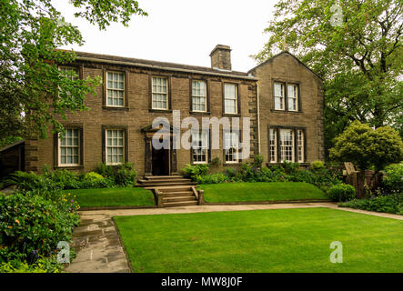 Il Bronte Parsonage, Haworth, West Yorkshire, Regno Unito Foto Stock