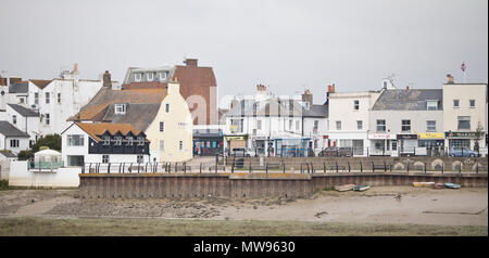 Vista di Shoreham-da-mare dal fiume Adur, West Sussex, Regno Unito, maggio 2018 Foto Stock