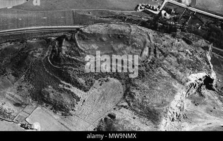 . Inglese: La Pictish fort di Clatchard Craig, Fife, Scozia. Fotografata da RAF nel 1932. Il 13 giugno 2012. Royal Air Force 132 Clatchard Craig 1932 Foto Stock