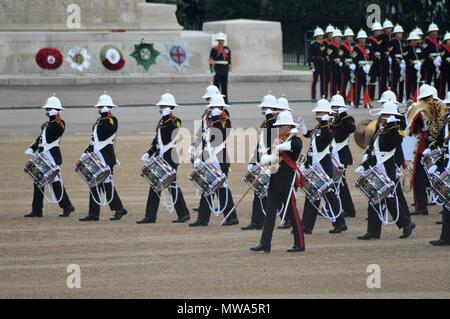 Il ammassato bande di Sua Maestà, dei Royal Marines Spectactular musicale Foto Stock