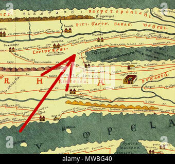 . Inglese: intaglio dalla Tabula Peutingeriana, 1-4secolo CE. Edizione Facsimile da Conradi Millieri, 1887/1888; la freccia rossa mostra Tabula Peutingeriana posti nella moderna Bulgaria; sulla mappa: Dyosinopoli o Dionisiòpolis; Dionisiopolis, Dionisiopoli, Dionysiopolis; nella moderna Bulgaria: città di Balchik Deutsch: Ausschnitt aus der Tabula Peutingeriana; Orte und Stationen auf der Tabula Peutingeriana im heutigen Bulgarien; der rote Pfeil auf der Karte zeigt: Dyosinopoli ODER Dionisiòpolis; Dionisiopolis, Dionisiopoli, Dionysiopolis; im heutigen Bulgarien: Stadt Baltschik Български: Изрез от Пойтинге Foto Stock
