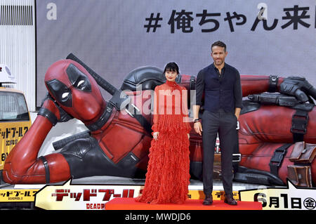 Tokyo, Giappone. 29 Maggio, 2018. Shioli Kutsuna e Ryan Reynolds frequentare il 'Deadpool 2' premiere in Roppongi Hills il 29 maggio 2018 a Tokyo, Giappone. | Verwendung weltweit Credito: dpa/Alamy Live News Foto Stock