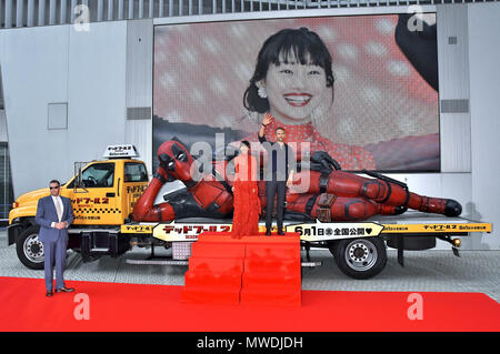 Tokyo, Giappone. 29 Maggio, 2018. Shioli Kutsuna e Ryan Reynolds frequentare il 'Deadpool 2' premiere in Roppongi Hills il 29 maggio 2018 a Tokyo, Giappone. | Verwendung weltweit Credito: dpa/Alamy Live News Foto Stock