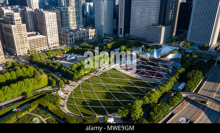 Jay Pritzker Pavilion, il Millennium Park, Chicago, IL, Stati Uniti d'America Foto Stock