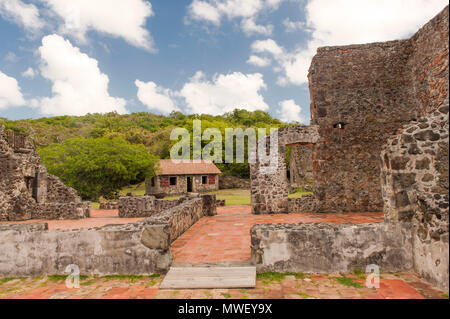 Le rovine del castello Dubuc sulla penisola di Caravelle, Martinica Foto Stock