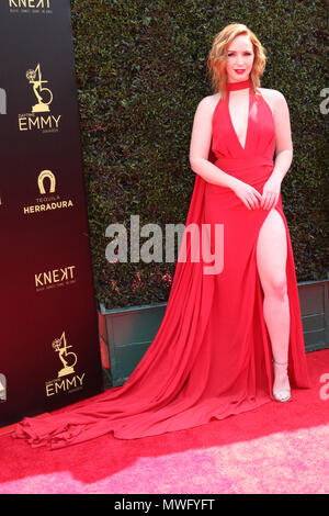 Quarantacinquesimo Giorno annuale Emmy Awards a Pasadena Civic Auditorium di Pasadena, in California. Dotato di: Camryn Grimes dove: Pasadena, California, Stati Uniti quando: 29 Apr 2018 Credit: Nicky Nelson/WENN.com Foto Stock