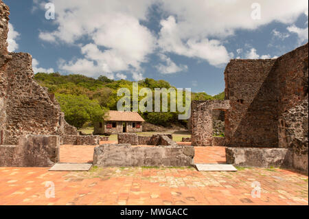 Le rovine del castello Dubuc sulla penisola di Caravelle, Martinica Foto Stock