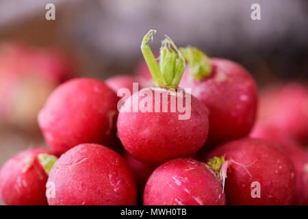 Primo piano di alcune materie unione ravanelli Foto Stock