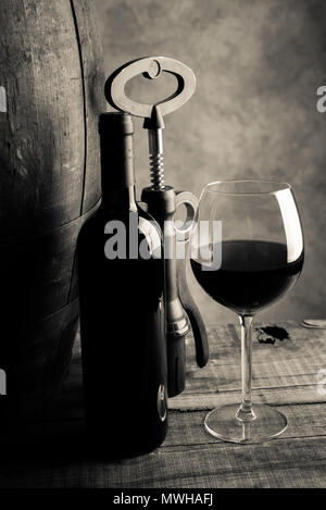 Red wine tasting - tono crema immagine di stile Foto Stock